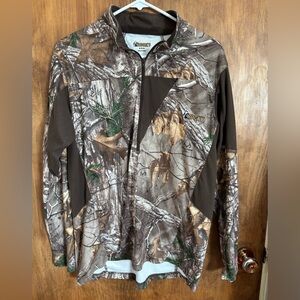 Camo quarter zip size medium